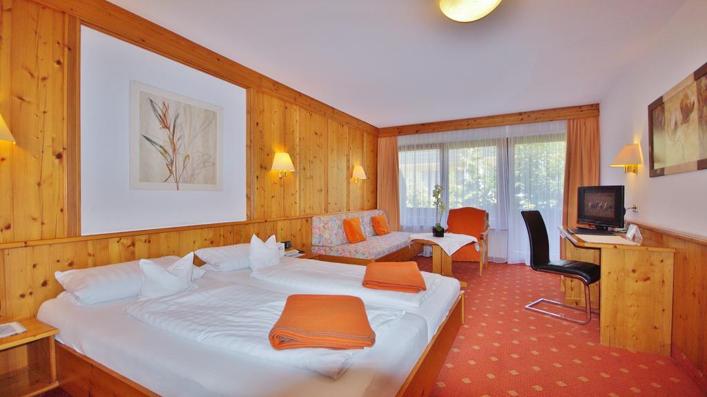 Hotel Schwarzenbergs Traube Glottertal Exterior foto