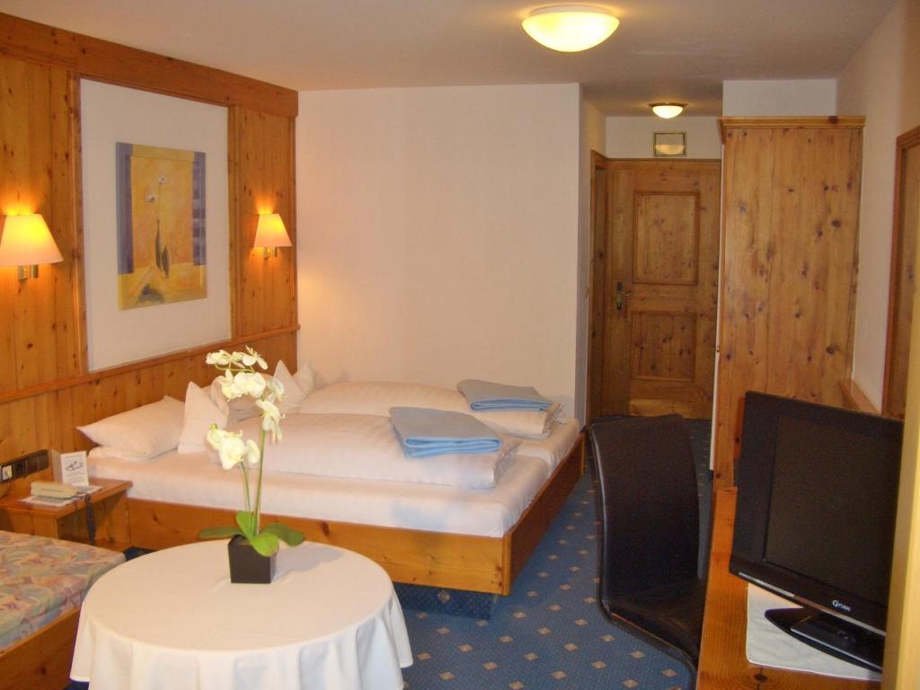 Hotel Schwarzenbergs Traube Glottertal Exterior foto