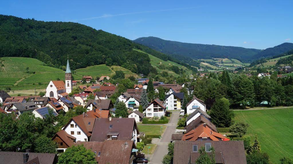 Hotel Schwarzenbergs Traube Glottertal Exterior foto